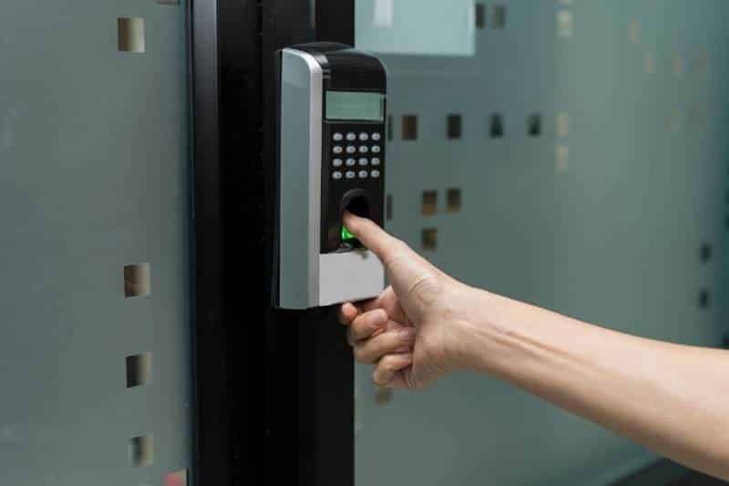 fechadura digital com biometria é segura
